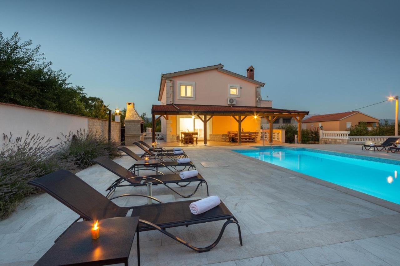 Villa Vacation Matic With 7 Bedrooms Sinj