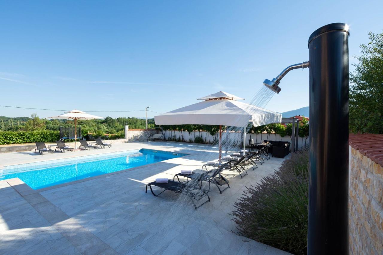 Vacation Matic With 7 Bedrooms Villa Sinj